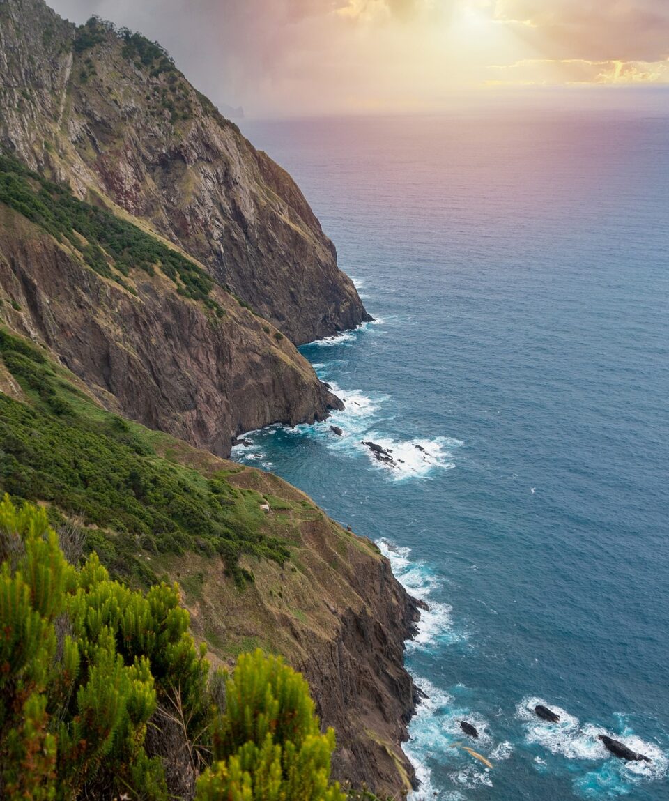 Zelená Madeira a romantický Lisabon júl