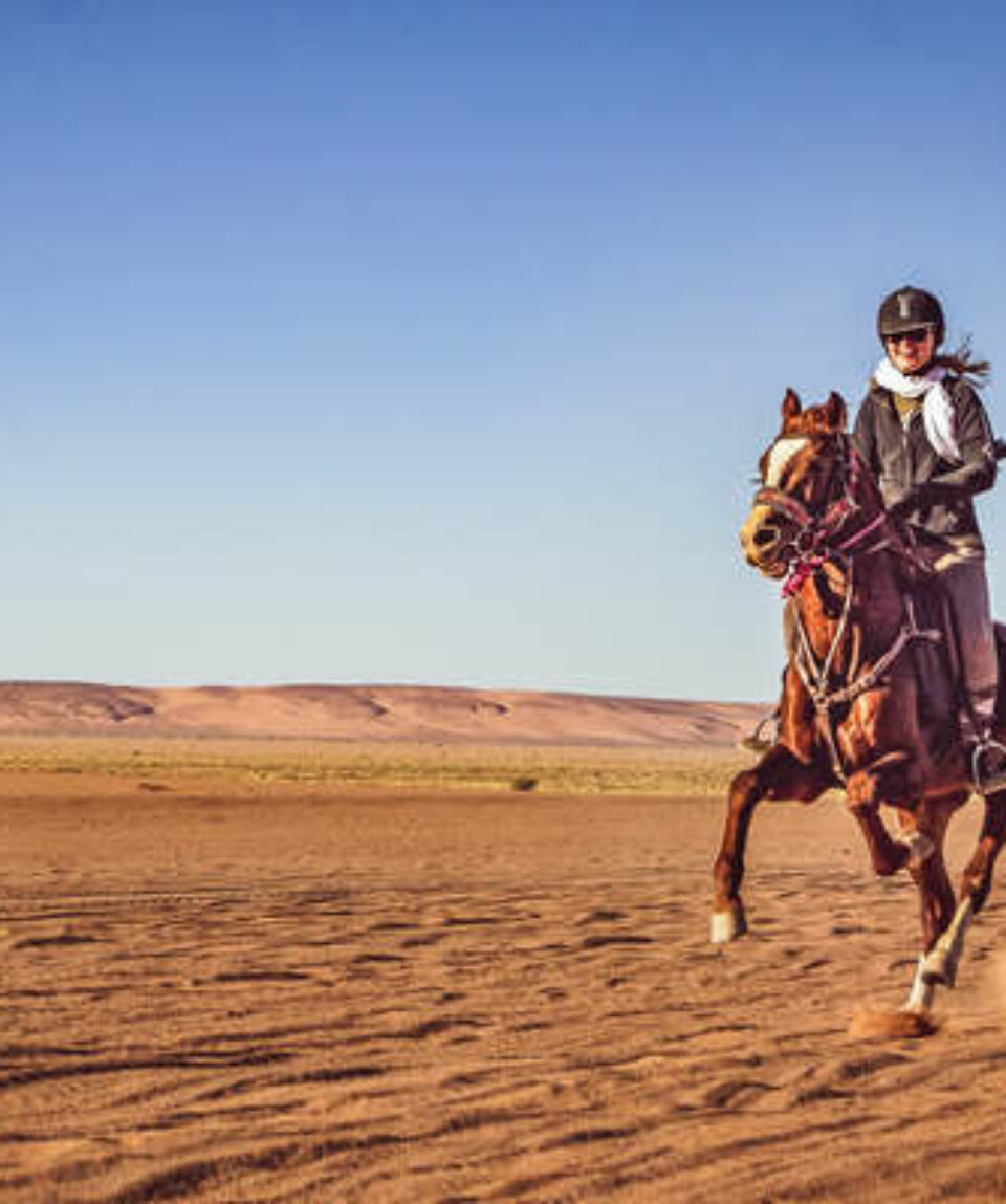 Randonnée à cheval dans les dunes de Merzouga ©A Champert